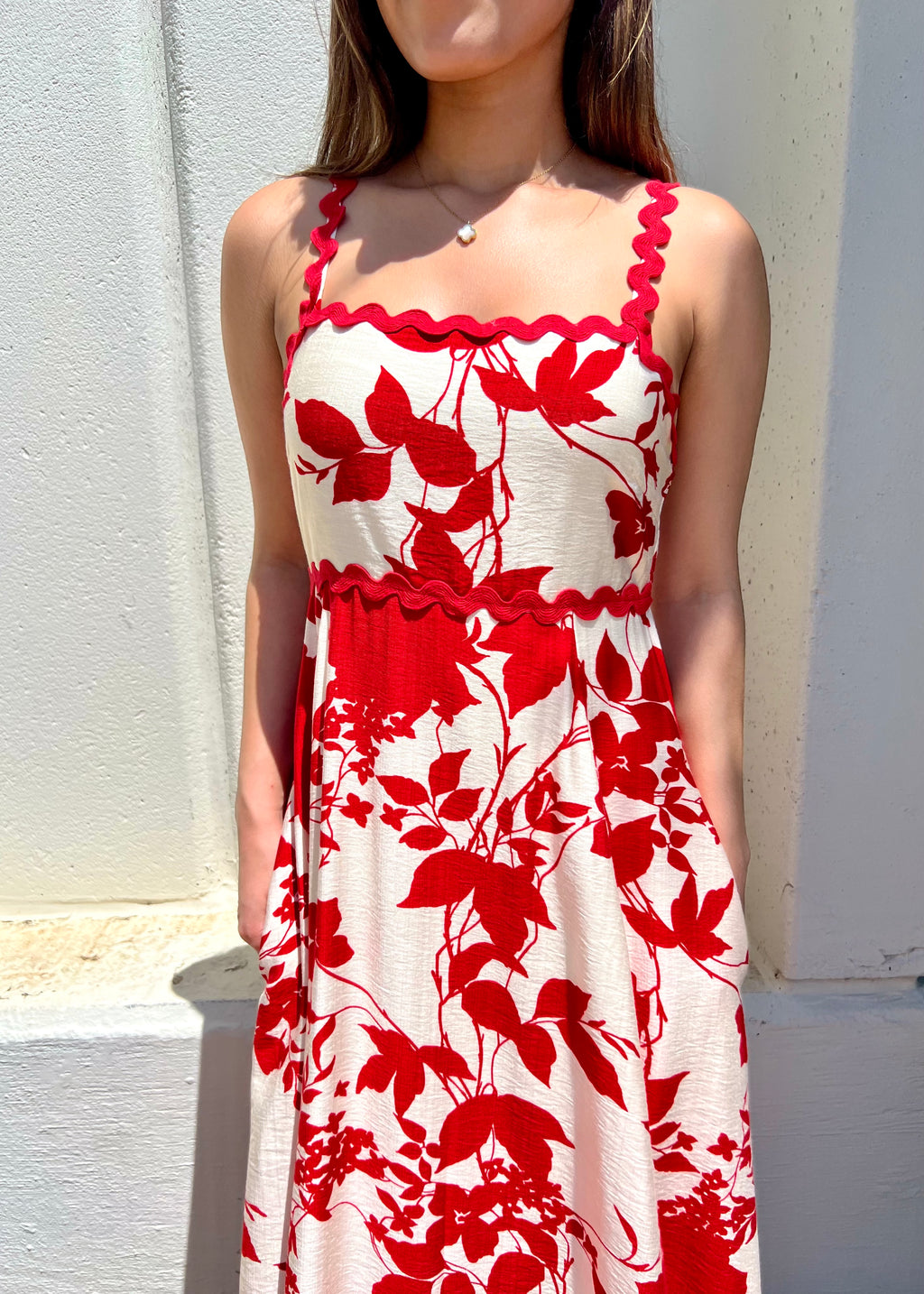 ENCHANTED FLORAL MIDI DRESS- RED