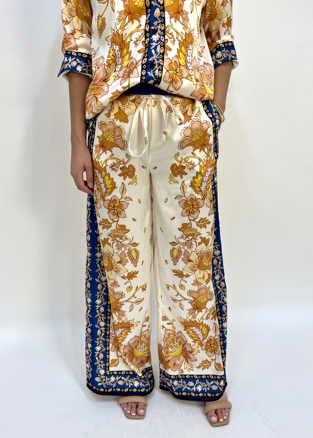 SATIN BORDER PRINT PANTS- IVORY/NAVY
