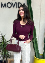 KNIT BUCKLE FRONT TOP- BURGUNDY