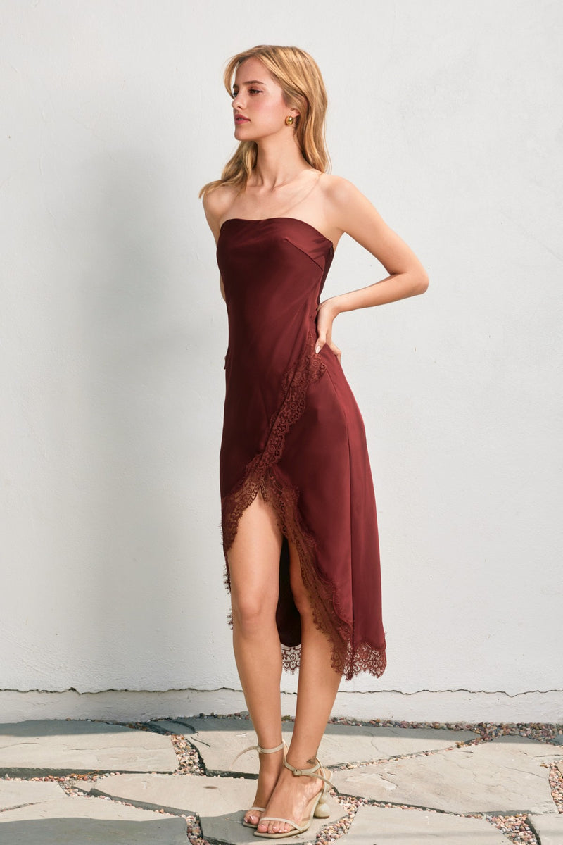 LACE STRAPLESS SLIT DRESS- POMEGRANATE