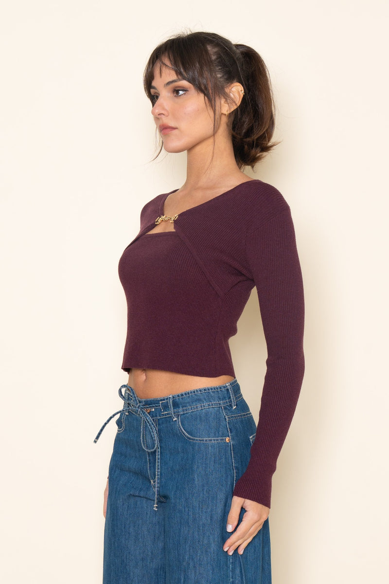 KNIT BUCKLE FRONT TOP- BURGUNDY