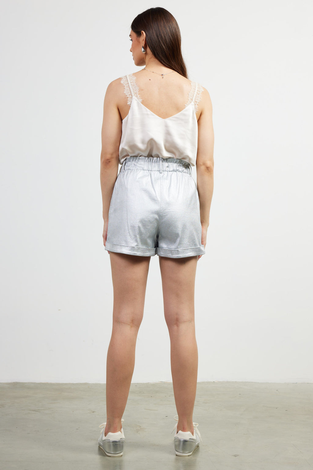 METALLIC ELASTIC SHORTS- SILVER
