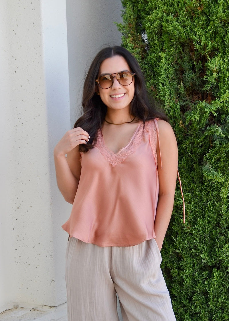 S/L SATIN LACE TRIM TOP- BLUSH